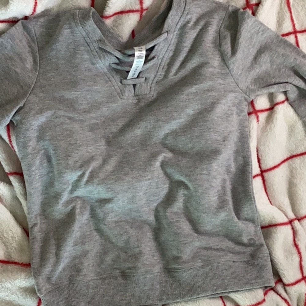 Gray 90° by reflect girls comfy, lightweight long sleeve shirt